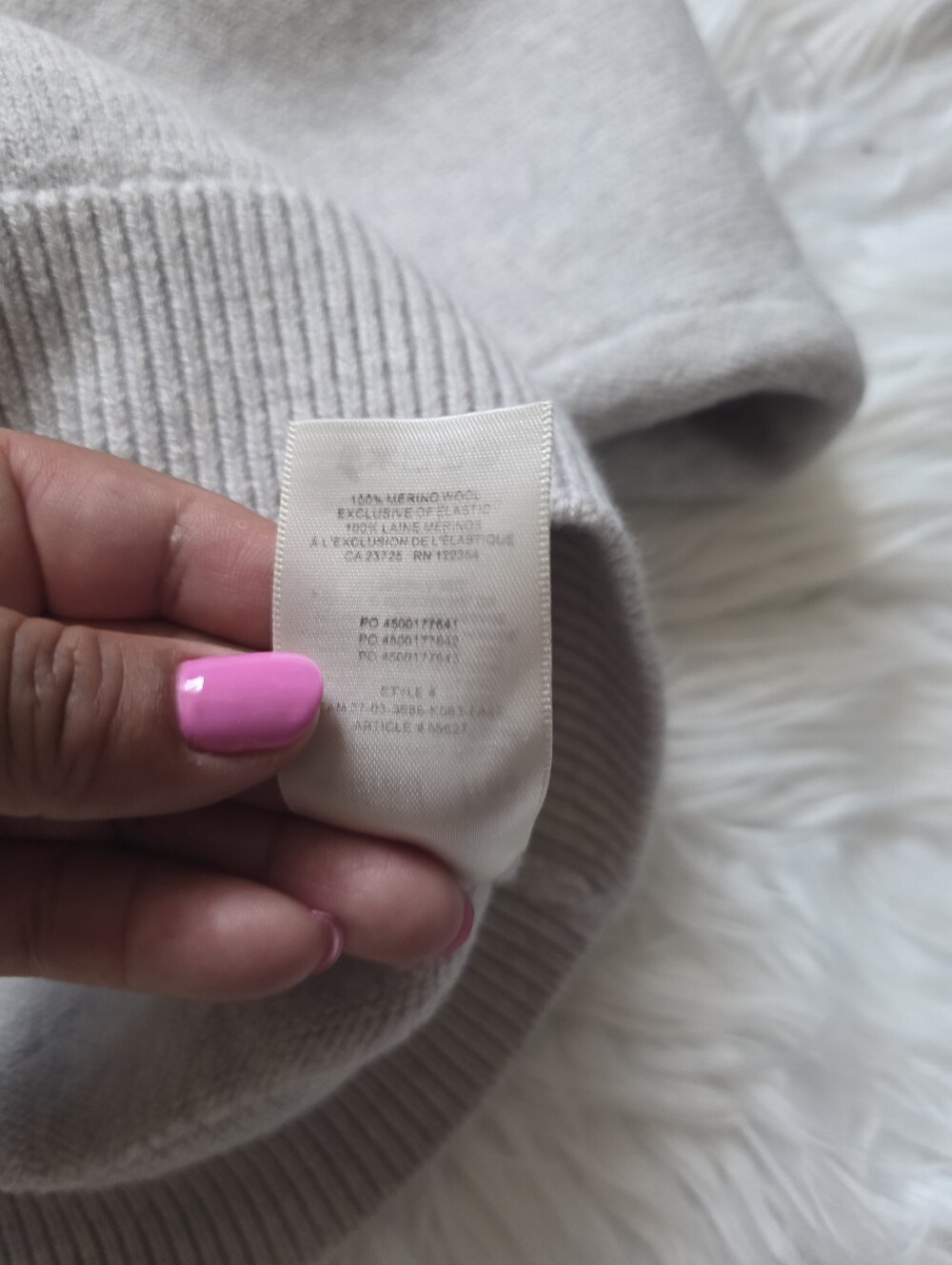 Wilfred Gray Merino Wool Cropped Turtleneck Sweater - Picture 4 of 9